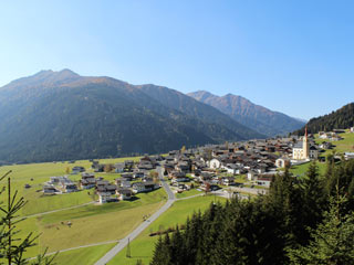 Obertilliach mit Blick zum Hohen Bosring